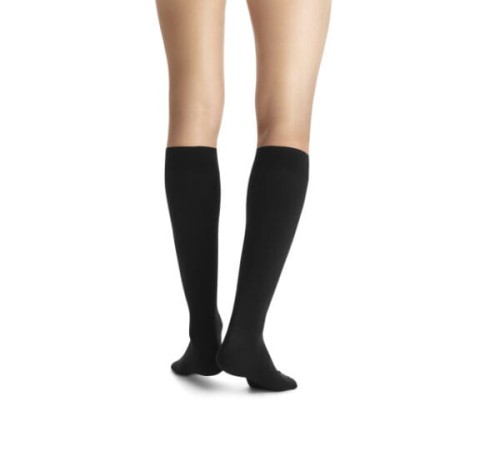 JOBST-opaque-sprawdzona-terapia-kompresyjna-z-tradycja-600x565.jpg